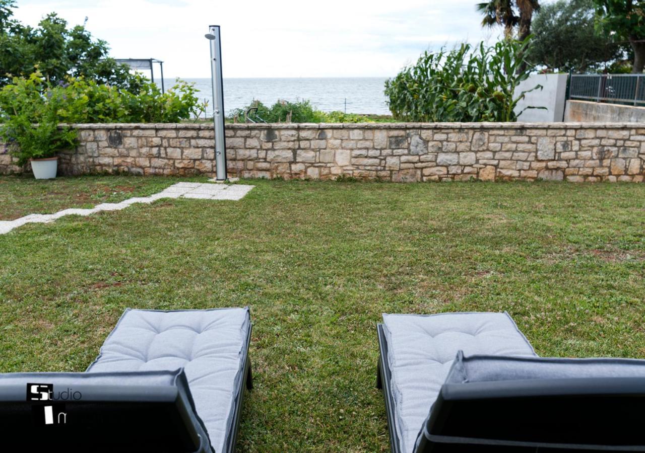 Charming Stone Cottage By The Sea Umago Exterior foto