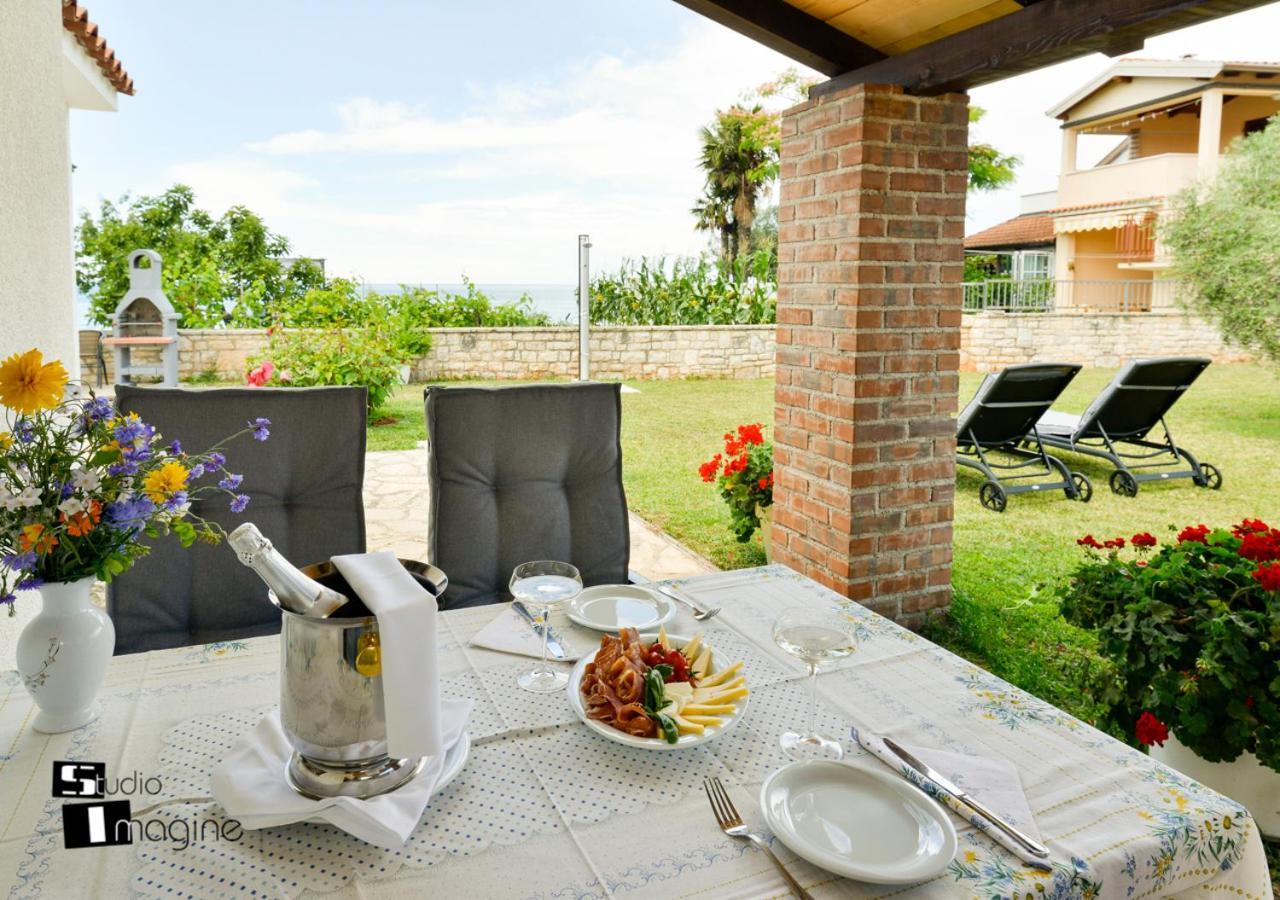 Charming Stone Cottage By The Sea Umago Exterior foto