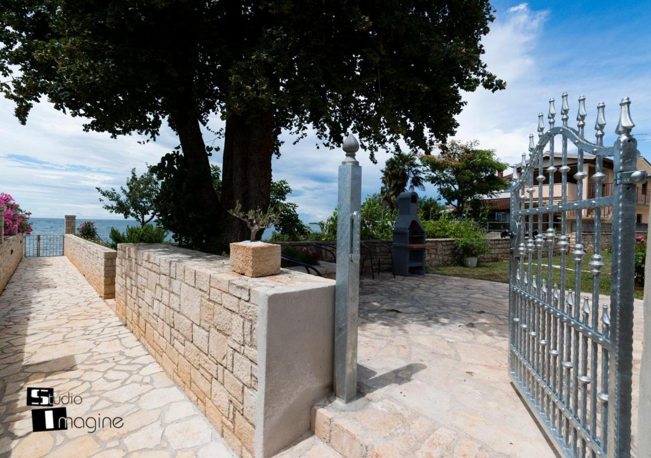 Charming Stone Cottage By The Sea Umago Exterior foto